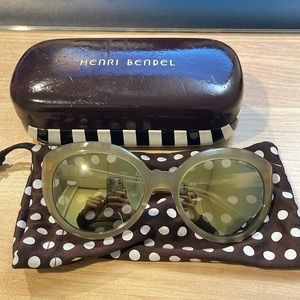Henri Bendel Green Sunglasses